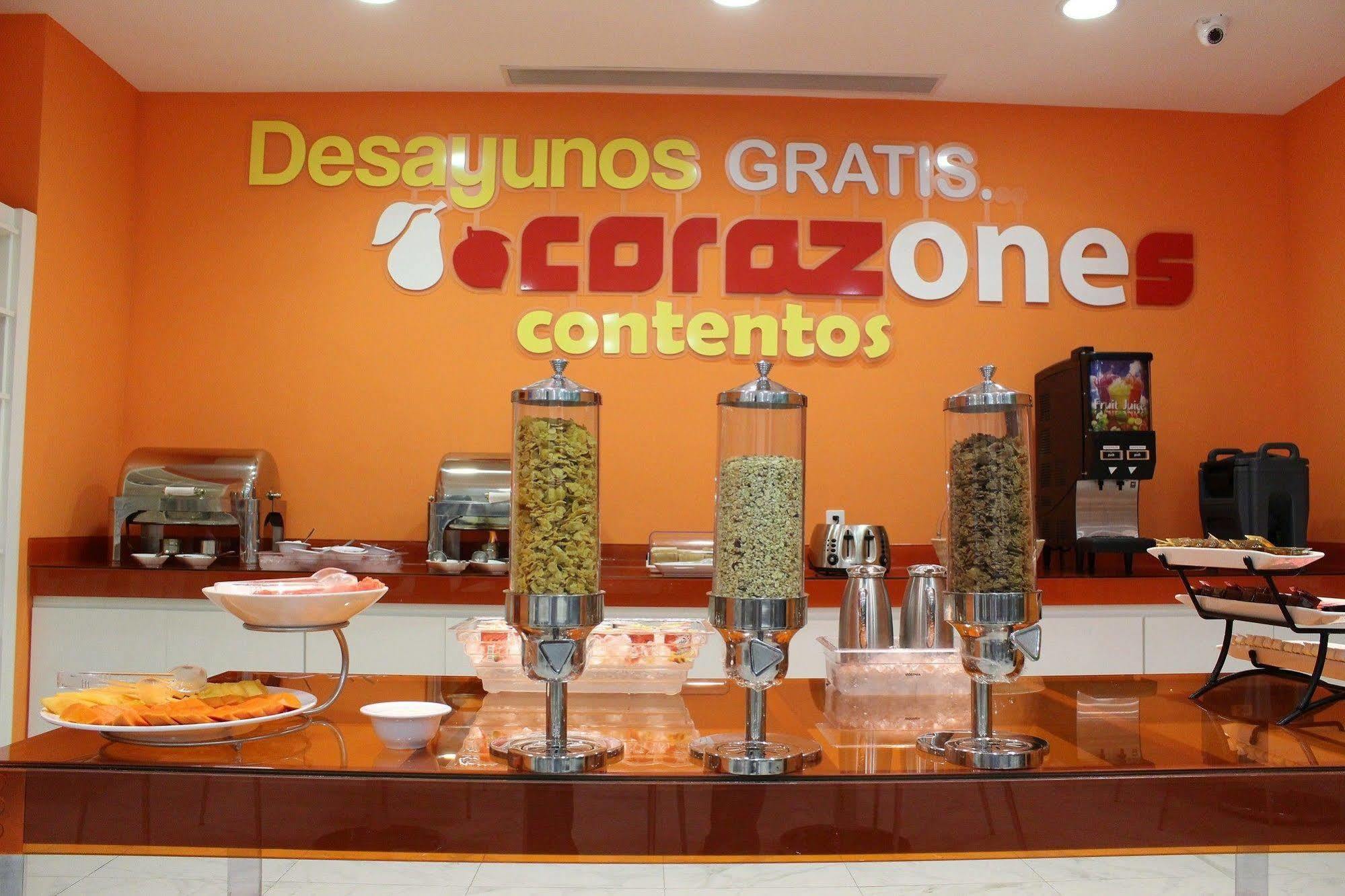One Guadalajara Expo Hotell Exteriör bild